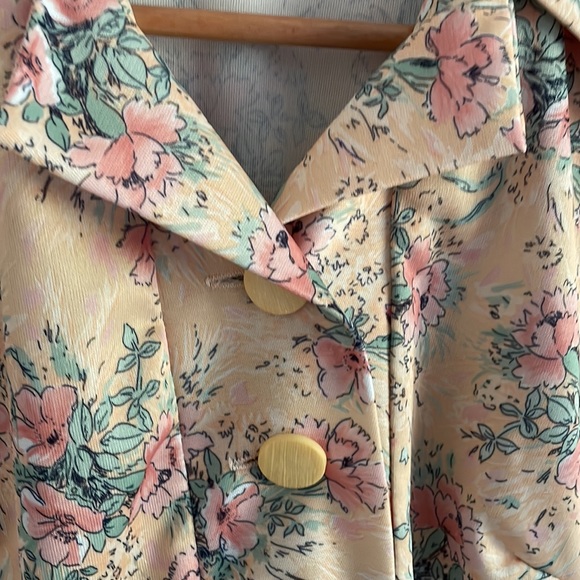 Vintage 80s Light Yellow Pink Floral Collared Shift Dress - Picture 3 of 11
